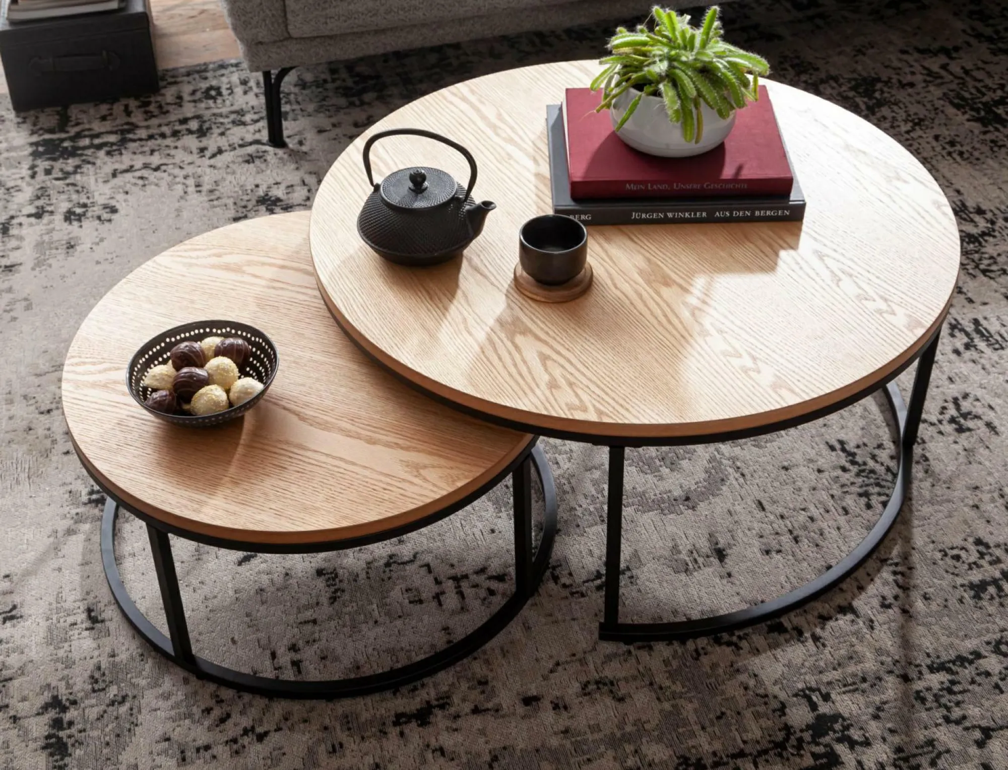 Sonstige Beistelltisch