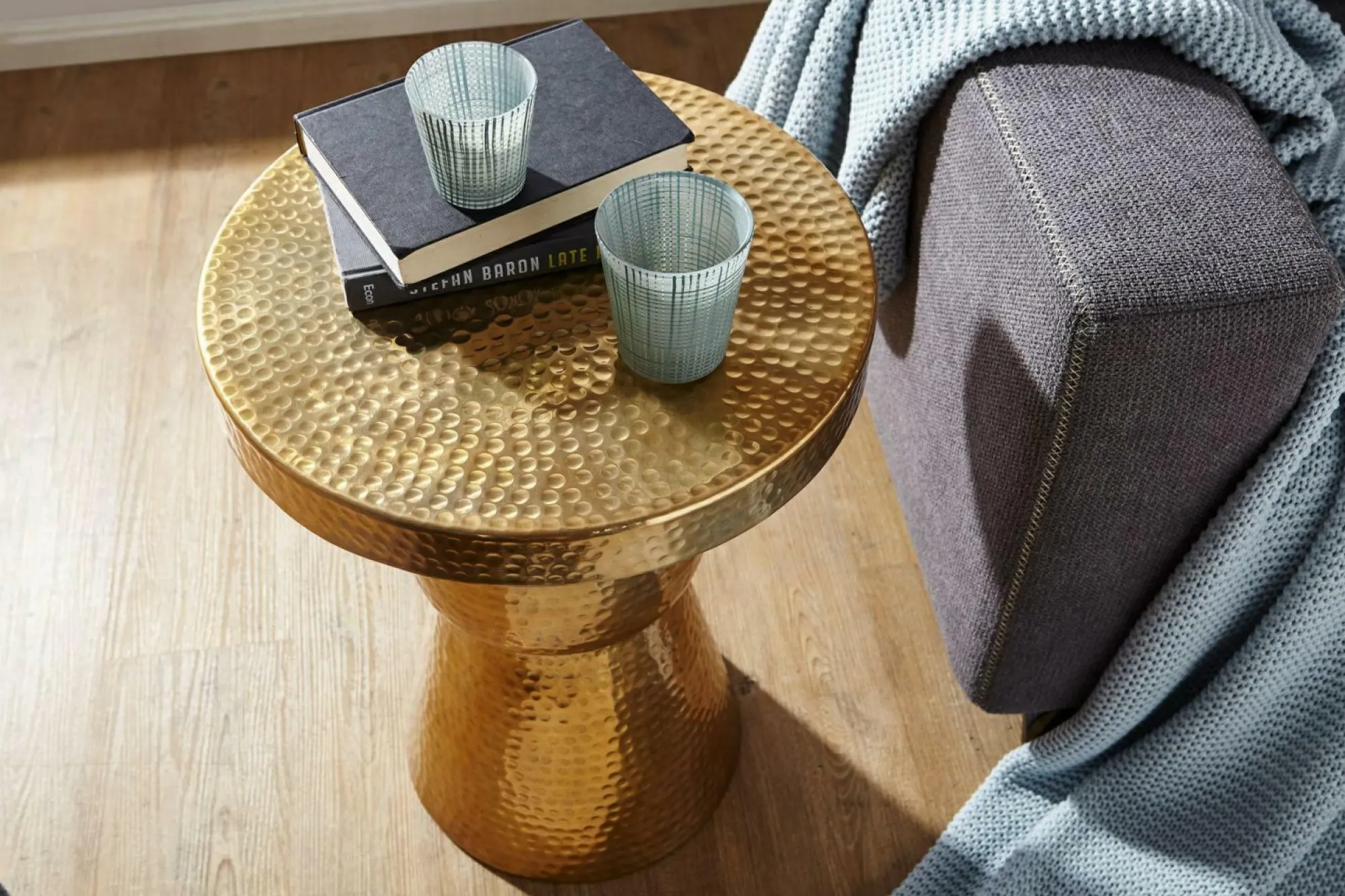 Sonstige Beistelltisch